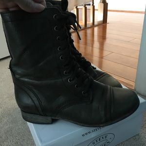 Steve Madden Troopa Combat Boots